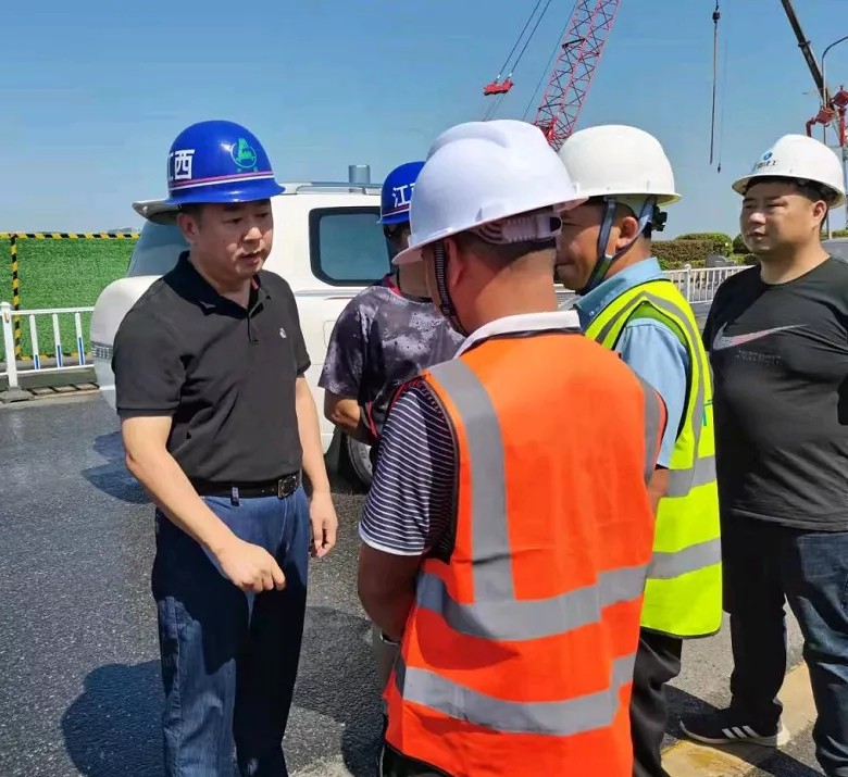 罗辉到沿江中北大路急剧路刷新工程、真君路隧路工程项目查抄工作